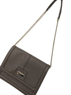 NWOT! BCBG! TAUPE/BEIGEY/GRAYISH SHOULDER BAG, PURSE, W/GOLD!